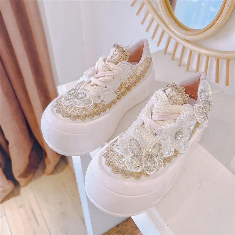 Thick Sole Heightened DIY Clunky Sneaker 2023 Autumn Winter New Original Lace Butterfly Sponge Shoes Solid Low Top Casual Shoes
Thick Sole Heightened DIY Clunky Sneaker 2023 Autumn Winter New Original Lace Butterfly Sponge Shoes Solid Low Top Casual Shoes