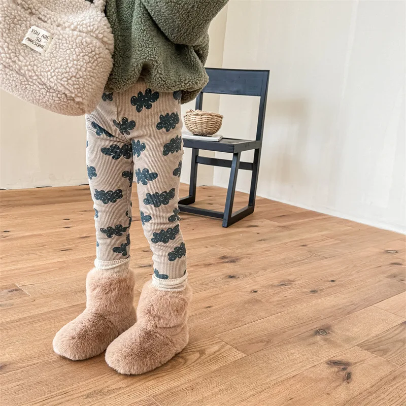 2025 Winter Kid's Clothes 1-6T Flowers Printed Girls Plush Lining Skinny Pants Childrens Warm Trousers Girls Baby Leggings
2025 Winter Kid's Clothes 1-6T Flowers Printed Girls Plush Lining Skinny Pants Childrens Warm Trousers Girls Baby Leggings