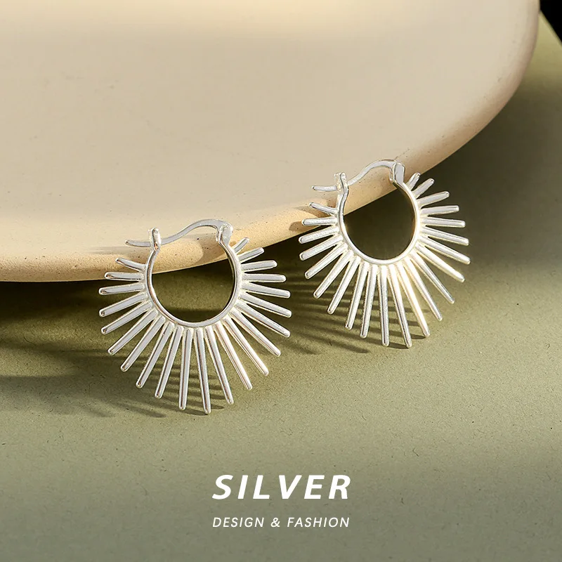 Dawn's Jewel Full Body S925 Sterling Silver Geometric Sector Earrings For Women Exaggerated Sunflower Stud
Dawn's Jewel Full Body S925 Sterling Silver Geometric Sector Earrings For Women Exaggerated Sunflower Stud