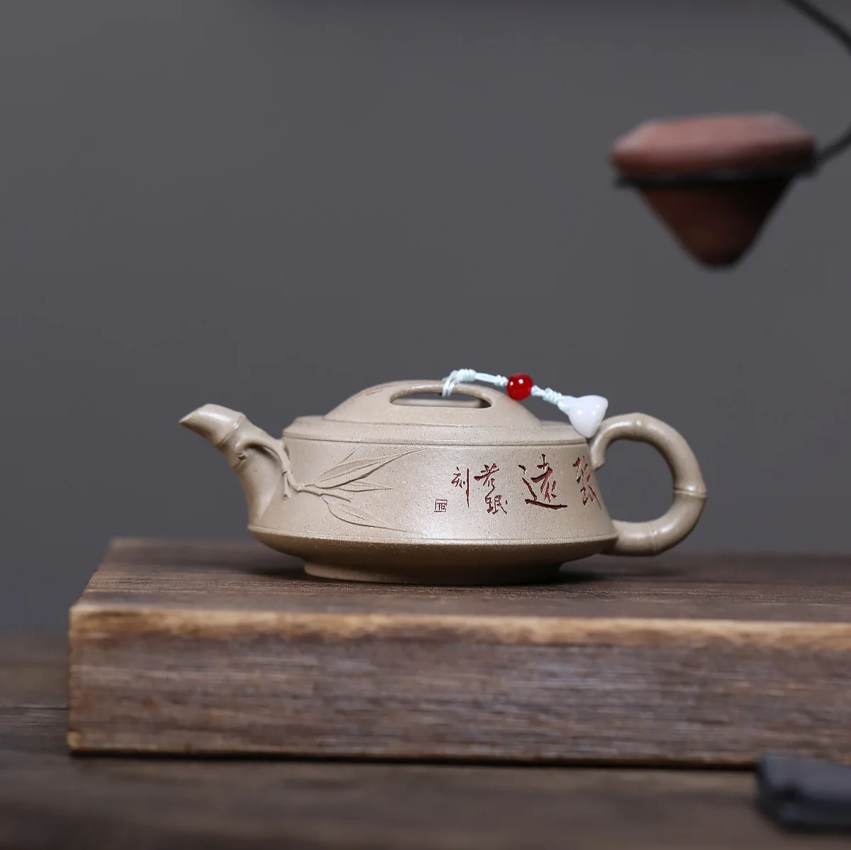 Handmade Yixing Purple Clay Pot Famous Ore White Segment Mud Jie Zhiyuan Teaware Gifts Card Cover 230C
Handmade Yixing Purple Clay Pot Famous Ore White Segment Mud Jie Zhiyuan Teaware Gifts Card Cover 230C