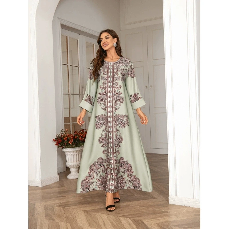 Middle East, Saudi Arabia, Morocco, Muslim luxury fashion, rhinestone nail print women's long robe, elegant Islamic dress
Middle East, Saudi Arabia, Morocco, Muslim luxury fashion, rhinestone nail print women's long robe, elegant Islamic dress