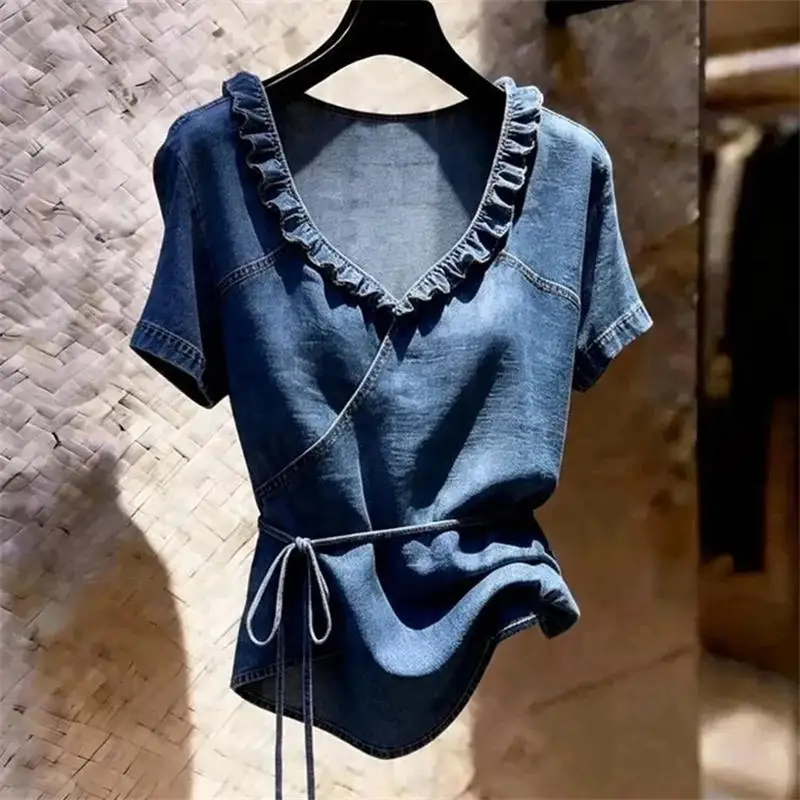 Fashion Denim Shirt Women's Shirts Blouse Summer 2026 New Casual Stylish Design V Collar Denim Short Sleeved Top Shirt Female
Fashion Denim Shirt Women's Shirts Blouse Summer 2026 New Casual Stylish Design V Collar Denim Short Sleeved Top Shirt Female