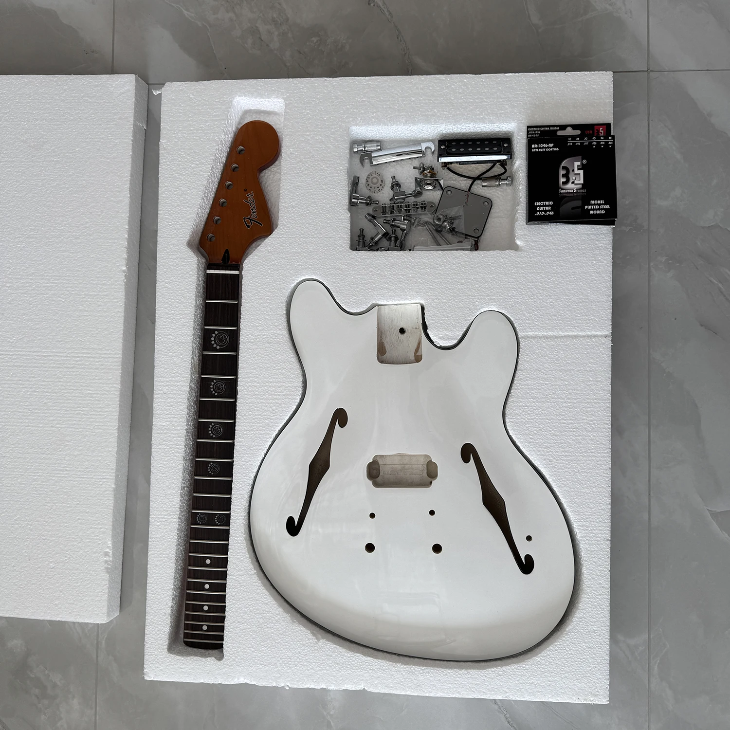 DIY, высококачественный полуфабрикат электрогитары Starcaster Jazz, головка гитары, корпус и все компоненты.
DIY, высококачественный полуфабрикат электрогитары Starcaster Jazz, головка гитары, корпус и все компоненты.