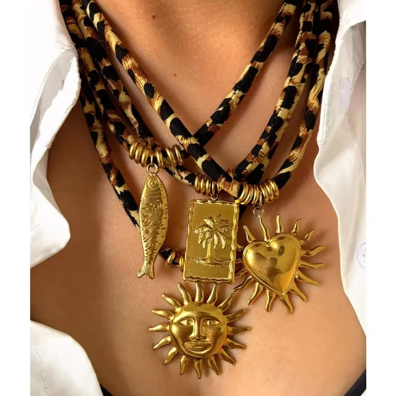18K Gold Plated Leopard Velvet Rope Necklace - Unique Heart & Sunfish Pendant Jewelry - Stainless Steel Boho Chic Gift for Her
18K Gold Plated Leopard Velvet Rope Necklace - Unique Heart & Sunfish Pendant Jewelry - Stainless Steel Boho Chic Gift for Her