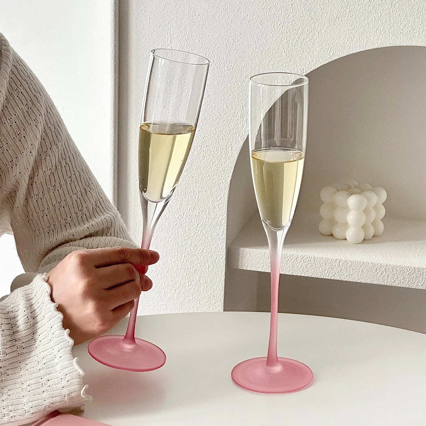 French Style Pink Champagne Glasses A Pair Of High-end Creative Cups Goblet Sparkling Wine Glasses Sweet Wine Glasses
French Style Pink Champagne Glasses A Pair Of High-end Creative Cups Goblet Sparkling Wine Glasses Sweet Wine Glasses