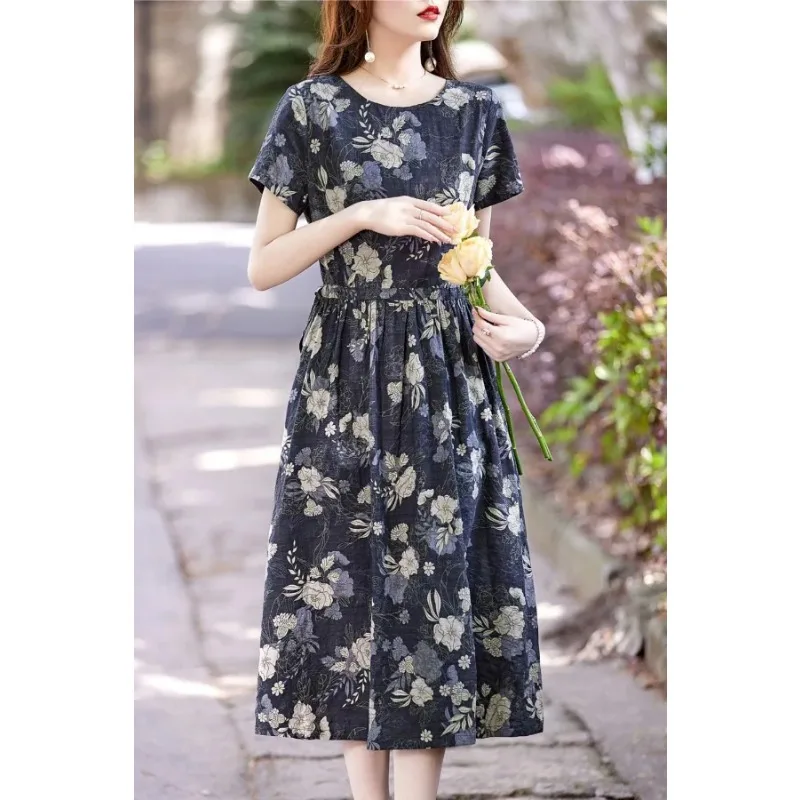Women's Dark Floral Print Short Sleeve Midi Dress Round Neck Waist Tie Casual Dress
Women's Dark Floral Print Short Sleeve Midi Dress Round Neck Waist Tie Casual Dress