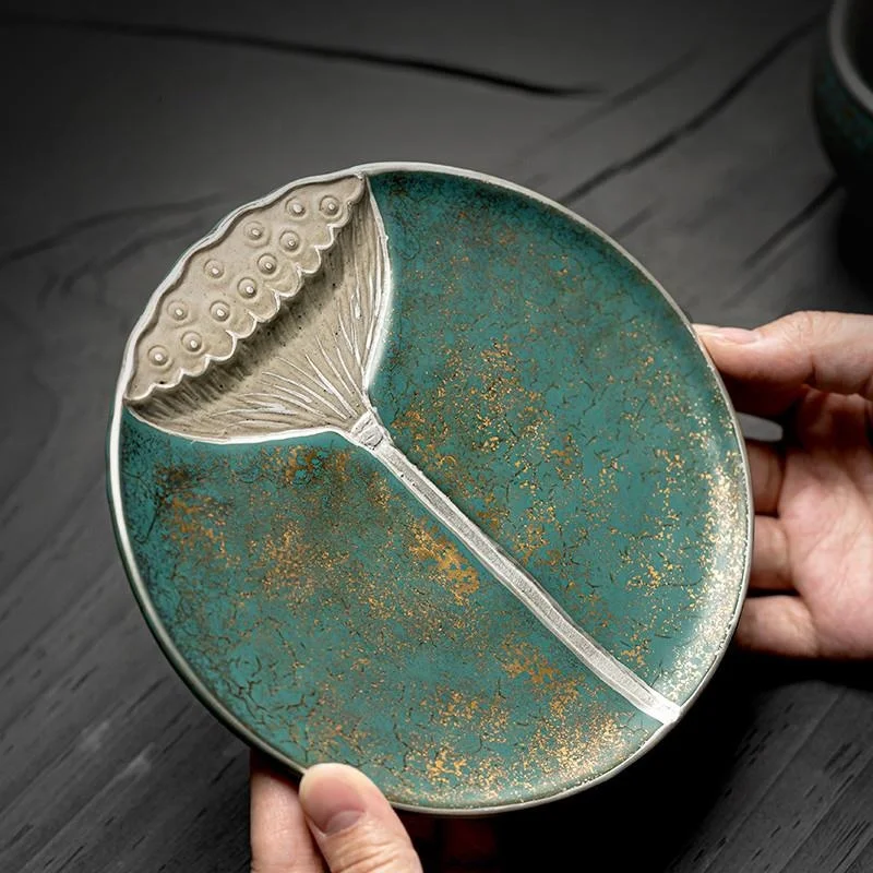 Handmade Ceramic Lotus Pod Tea Pot Stand Gold And Silver Color Fruit Tray Tea Snack Plate Dry Tea Making Mat Chinese Style
Handmade Ceramic Lotus Pod Tea Pot Stand Gold And Silver Color Fruit Tray Tea Snack Plate Dry Tea Making Mat Chinese Style