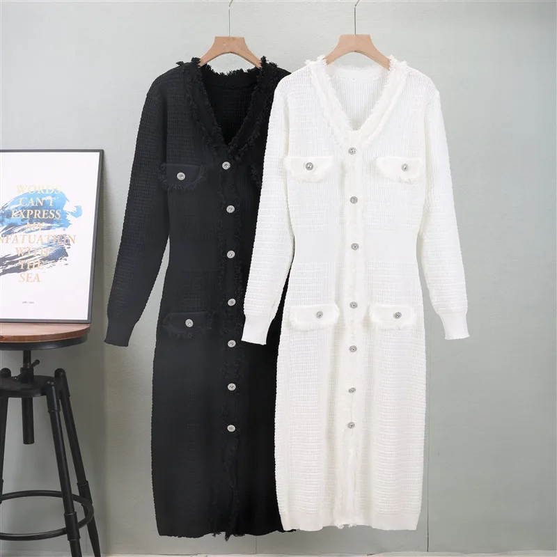 Модное и элегантное однотонное тонкое трикотажное платье с v-образным вырезом
Модное и элегантное однотонное тонкое трикотажное платье с v-образным вырезом