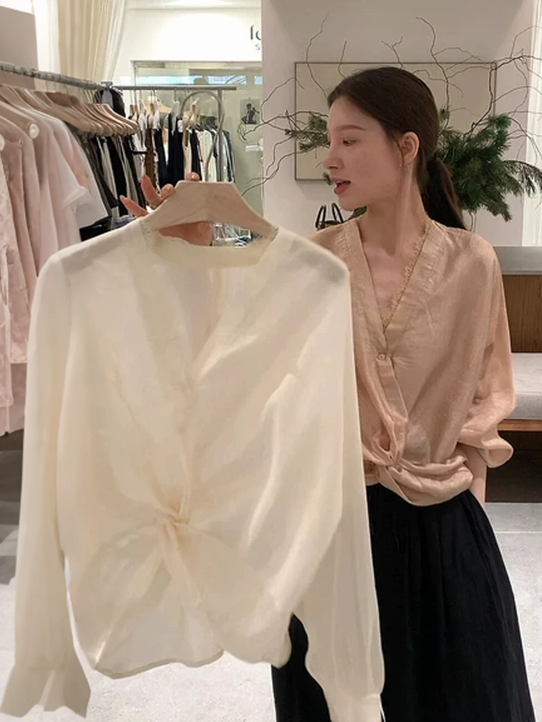 Summer Lightweight Silk Sun Protection Shirt Women's Style Thin Design with Strap Outer Cover Korean Version Loose Fit Long S...
Summer Lightweight Silk Sun Protection Shirt Women's Style Thin Design with Strap Outer Cover Korean Version Loose Fit Long S...