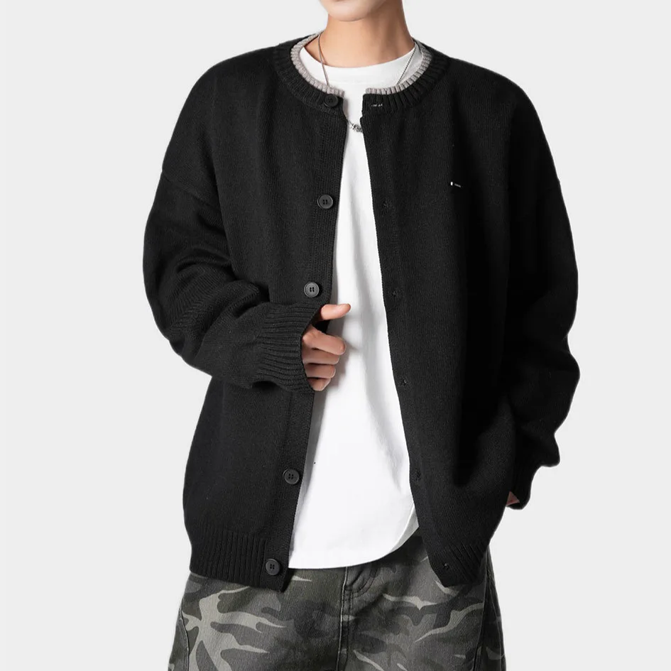 Корейский высококачественный мягкий вязаный свитер-кардиган с цветными блоками, воротником и металлическим декором, свободный крой, мужская повседневная одежда
Корейский высококачественный мягкий вязаный свитер-кардиган с цветными блоками, воротником и металлическим декором, свободный крой, мужская повседневная одежда