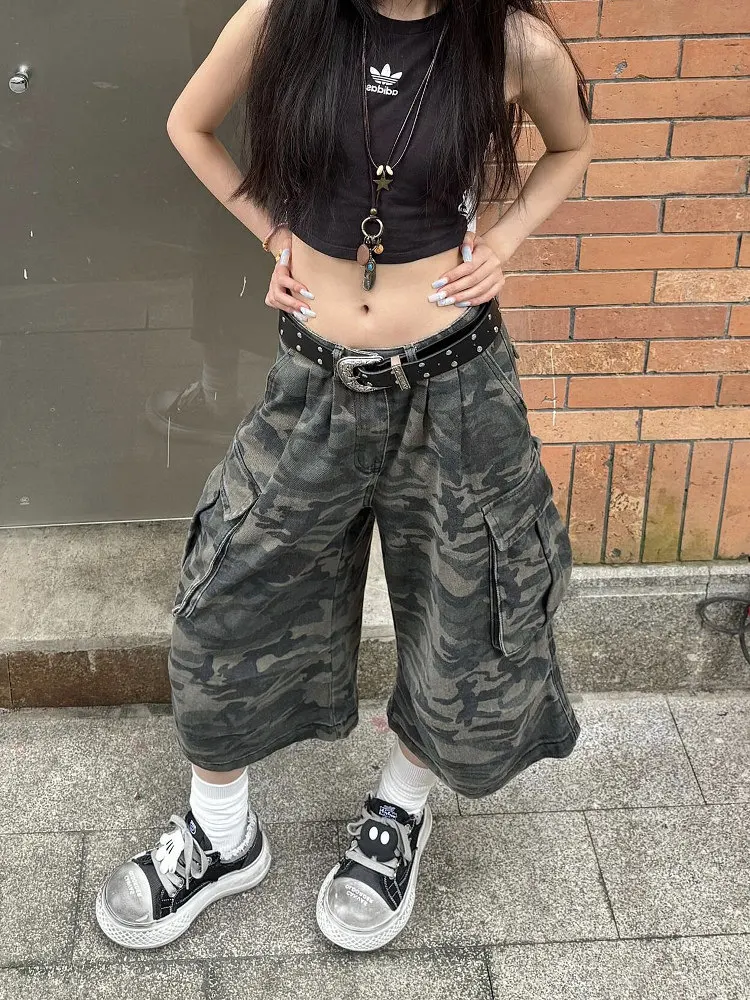 American Retro Camouflage Denim Shorts Women's Summer New Large Size Loose Slimming Versatile Workwear Seven-Foot Pants
American Retro Camouflage Denim Shorts Women's Summer New Large Size Loose Slimming Versatile Workwear Seven-Foot Pants
