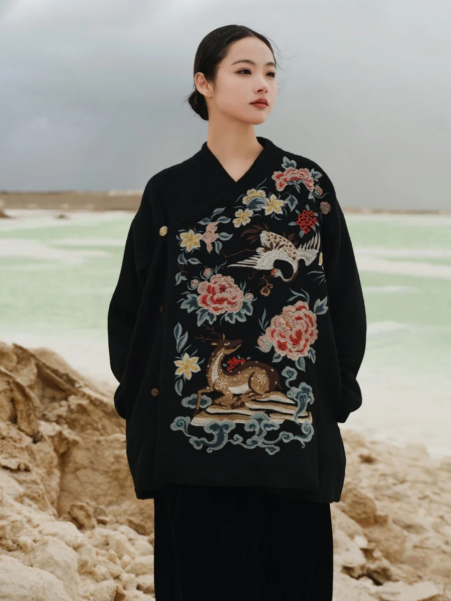 Шерстяное пальто с ручной вышивкой в китайском стиле, 90% шерсть, 0% альпака, женская модная зимняя верхняя одежда
Шерстяное пальто с ручной вышивкой в китайском стиле, 90% шерсть, 0% альпака, женская модная зимняя верхняя одежда