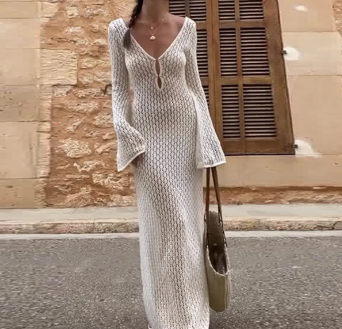 Women Dresses 2024 Spring Sexy Perspective Hollow Out V-Neck Long Sleeved Backless Casual Solid Color Beach Vacation Long Dress
Women Dresses 2024 Spring Sexy Perspective Hollow Out V-Neck Long Sleeved Backless Casual Solid Color Beach Vacation Long Dress