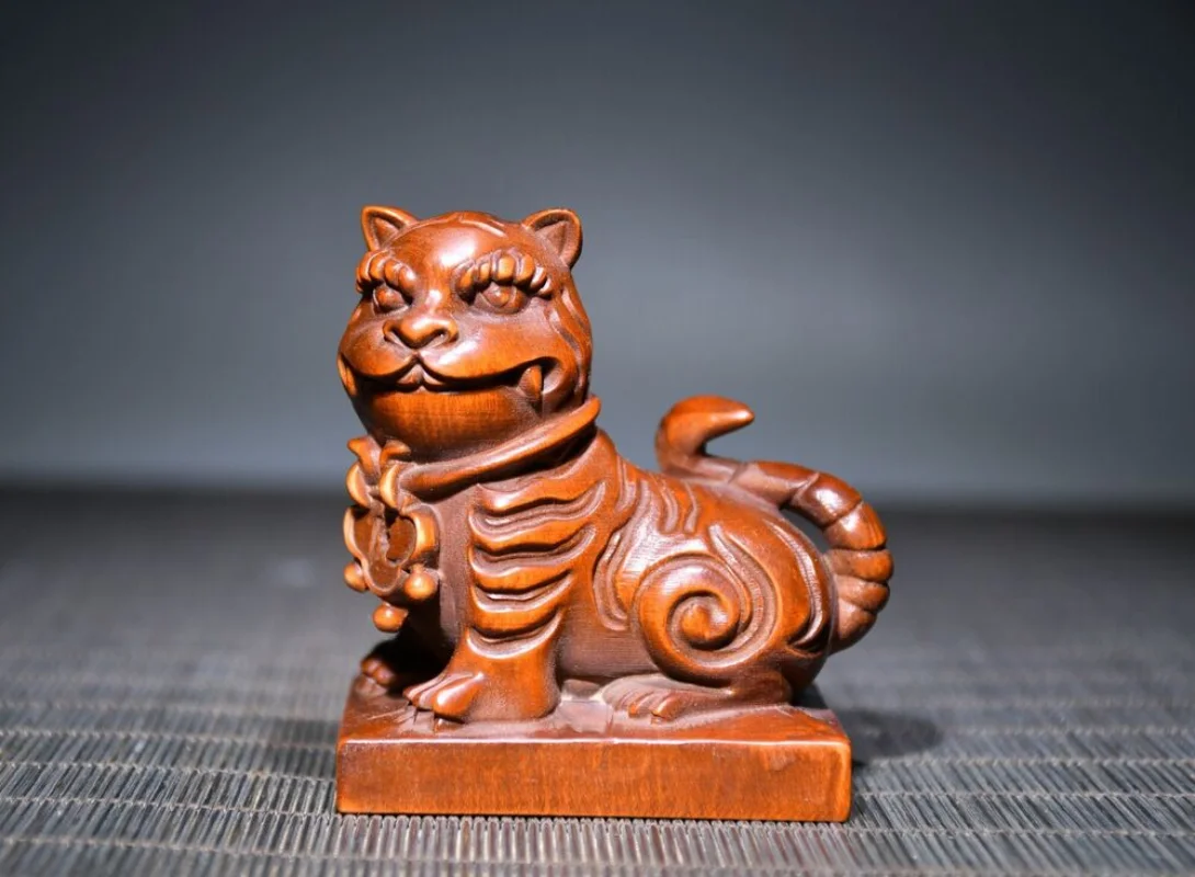 Chinese Antique Boxwood Wooden Carved Exquisite Tiger Statue Decoration Crafts
Chinese Antique Boxwood Wooden Carved Exquisite Tiger Statue Decoration Crafts