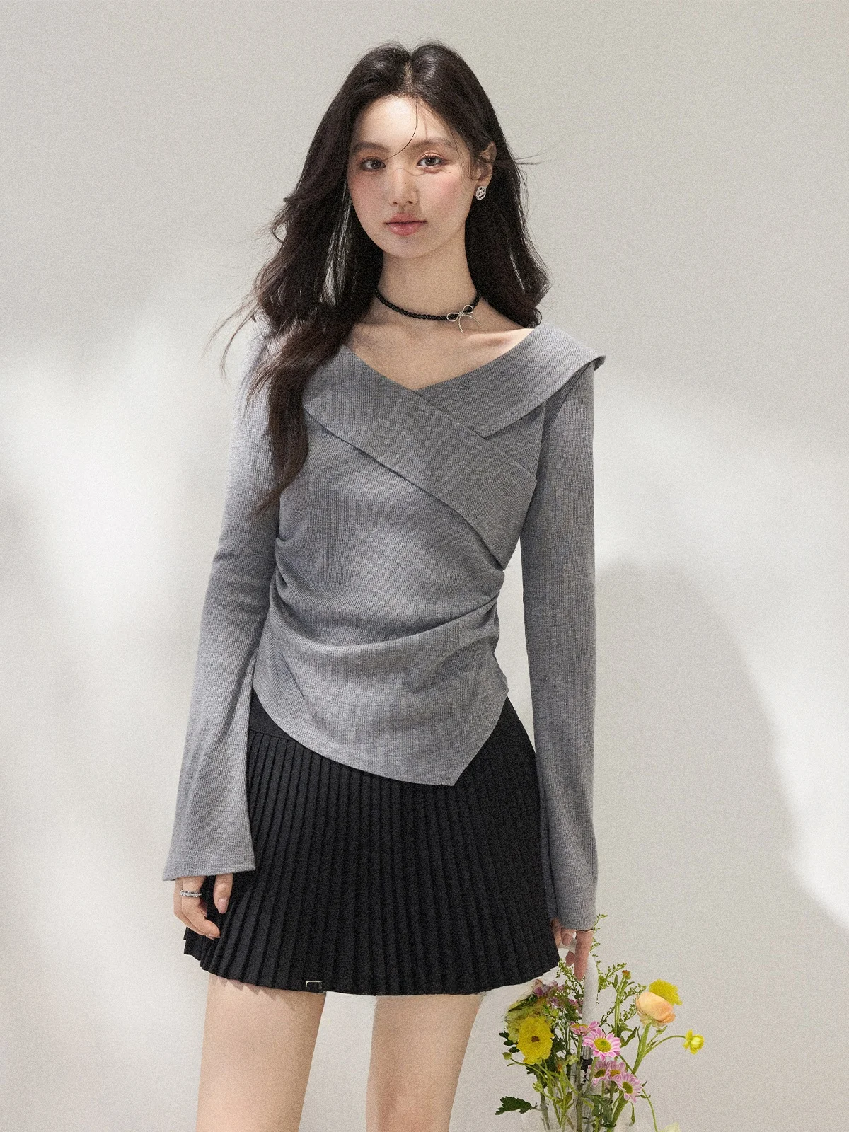 Spring 2026 Women's ey V-Ne T-irt with Lace Design Irregular Long Sve High Waist Regular Length Pure Color Faion
Spring 2026 Women's ey V-Ne T-irt with Lace Design Irregular Long Sve High Waist Regular Length Pure Color Faion