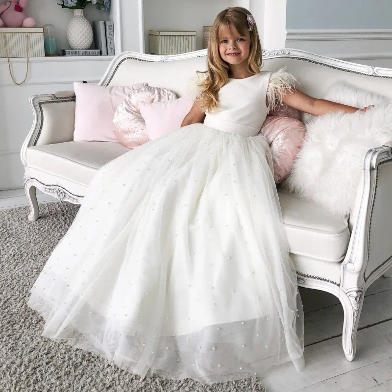 Flower Girl Dresses White Tulle Puffy Pearl Skirt With Bow Feather Shoulder Sleeveless For Wedding Birthday First Communion Gown
Flower Girl Dresses White Tulle Puffy Pearl Skirt With Bow Feather Shoulder Sleeveless For Wedding Birthday First Communion Gown