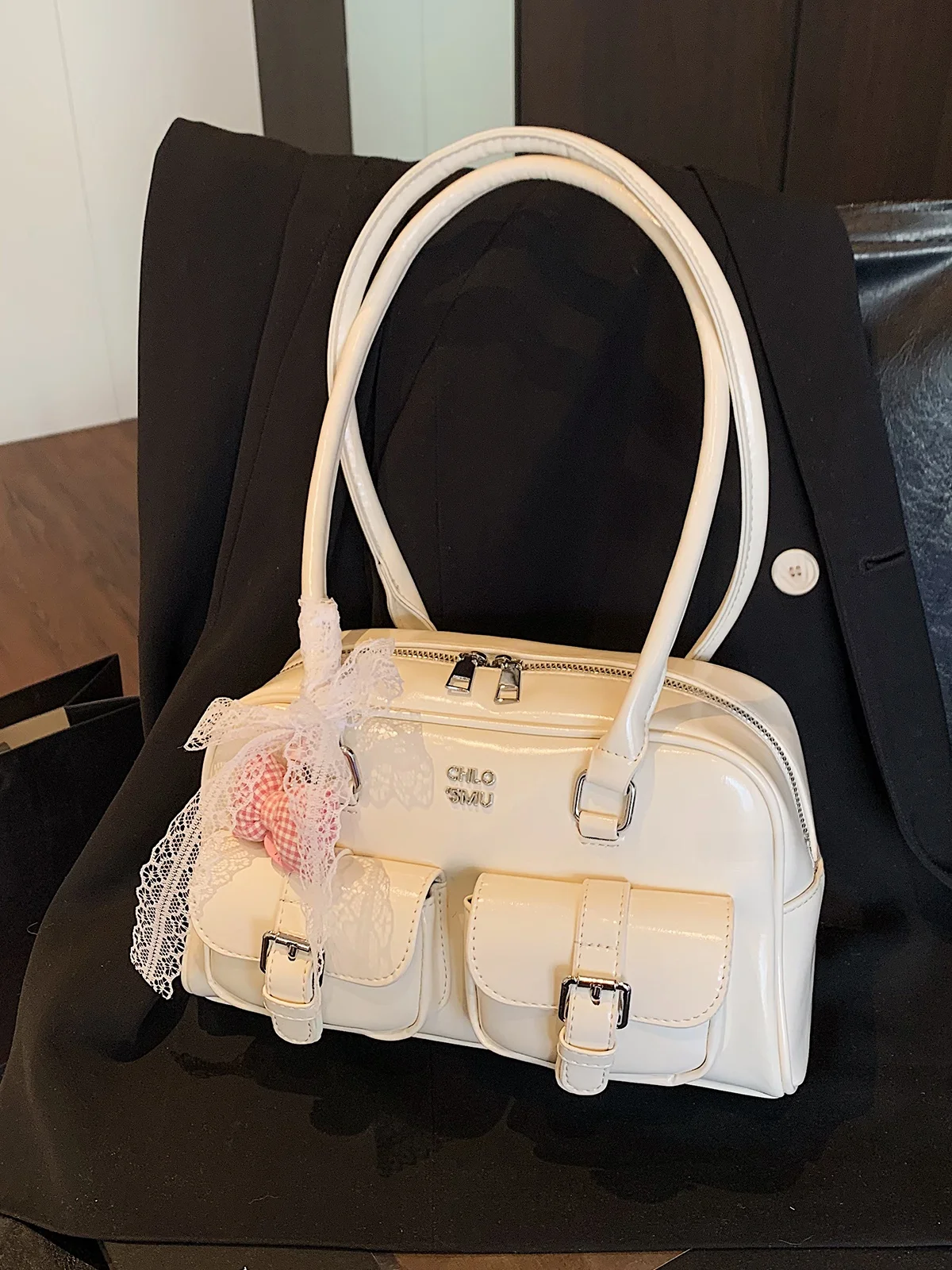 Летняя женская сумка-тоут большой вместимости, модная универсальная сумка на одно плечо, сумка-подушка в корейском стиле
Летняя женская сумка-тоут большой вместимости, модная универсальная сумка на одно плечо, сумка-подушка в корейском стиле