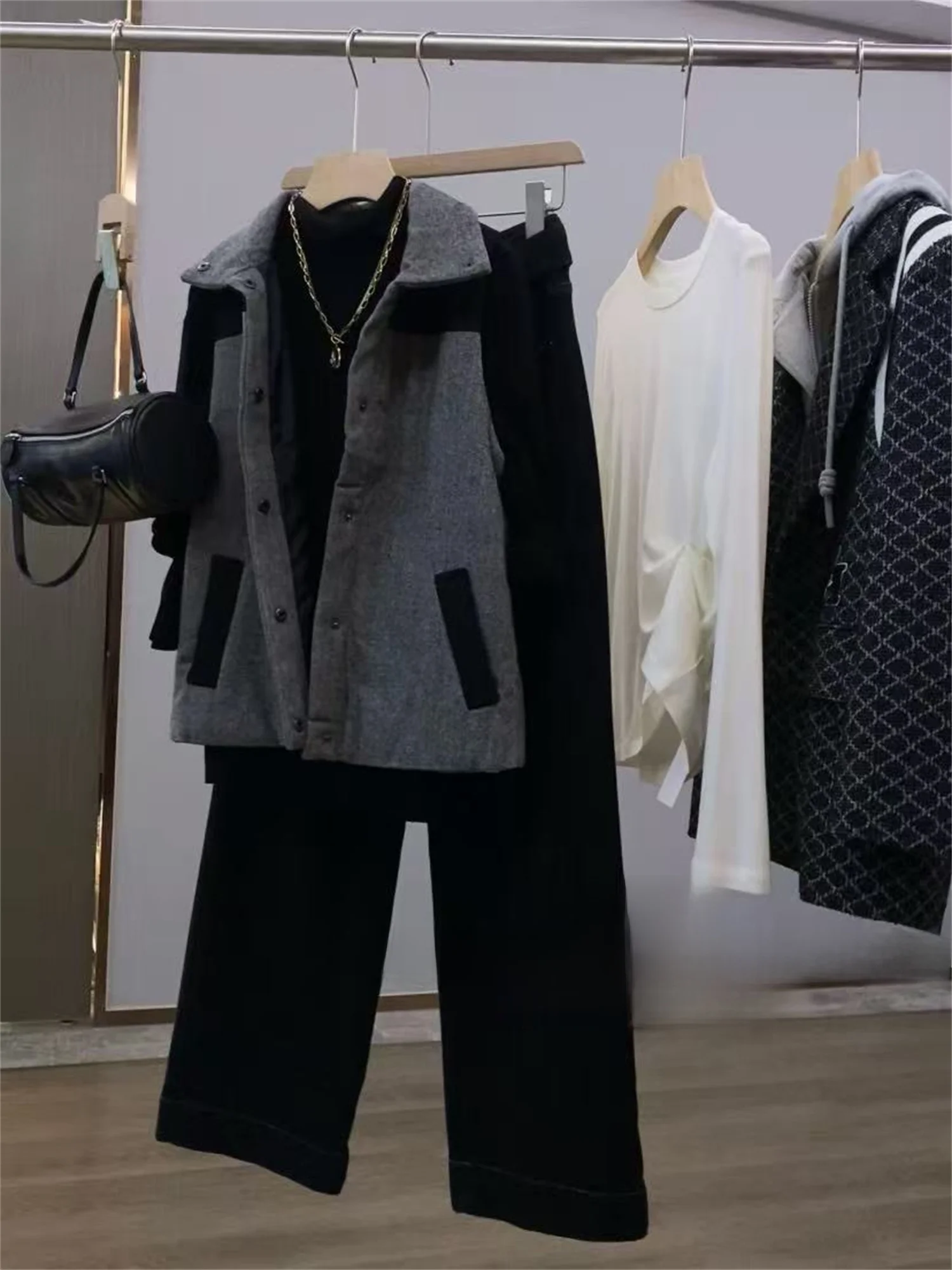 Autumn Winter Vintage Layered Warm Plaid Woolen Vest Svel Collarl oulder Pad Jaet Women's Faion Outerwear
Autumn Winter Vintage Layered Warm Plaid Woolen Vest Svel Collarl oulder Pad Jaet Women's Faion Outerwear