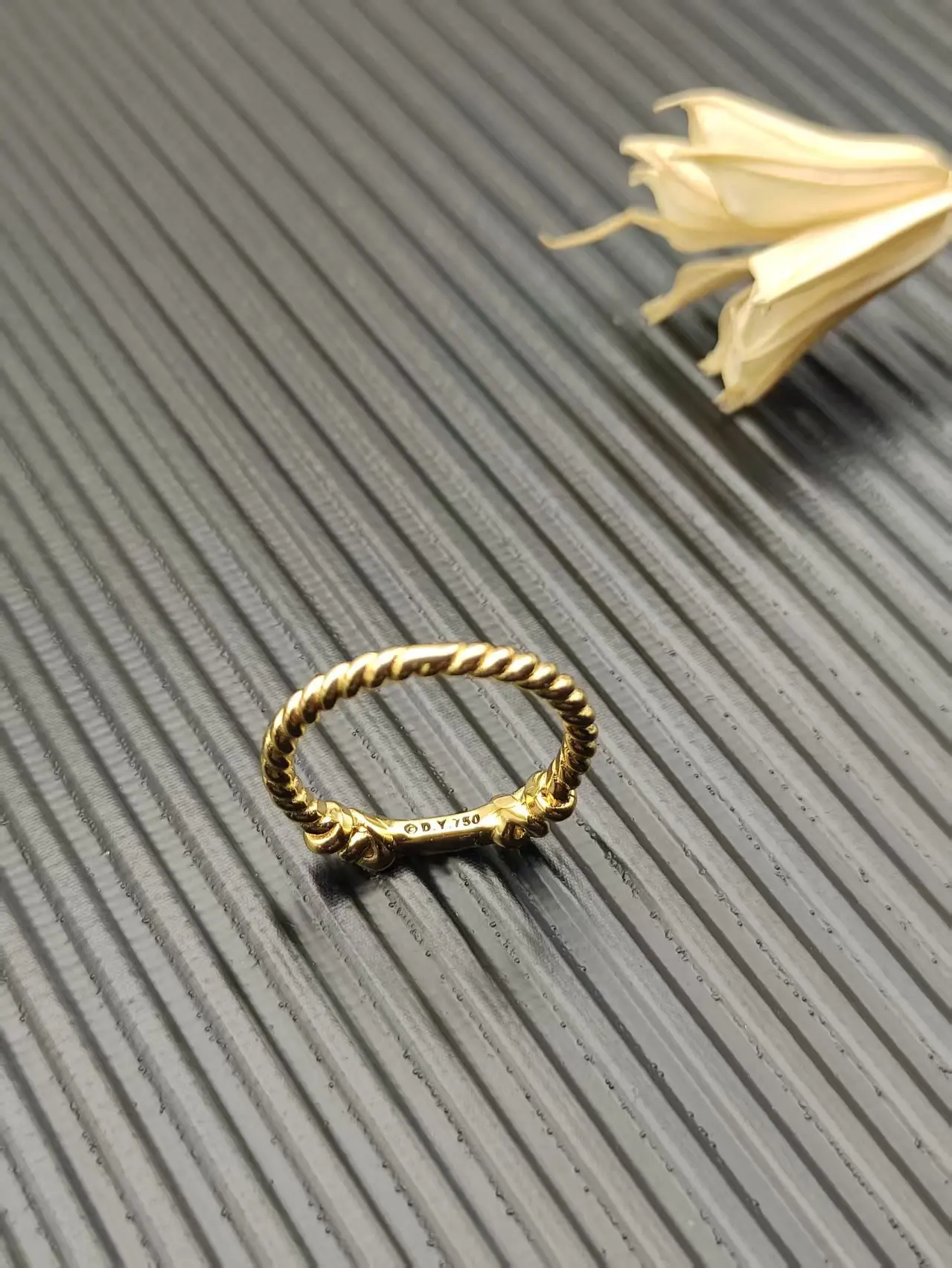 925 sterling silver new gold line edge ring neutral fashion personality trend simple temperament retro luxury jewelry party gift
925 sterling silver new gold line edge ring neutral fashion personality trend simple temperament retro luxury jewelry party gift