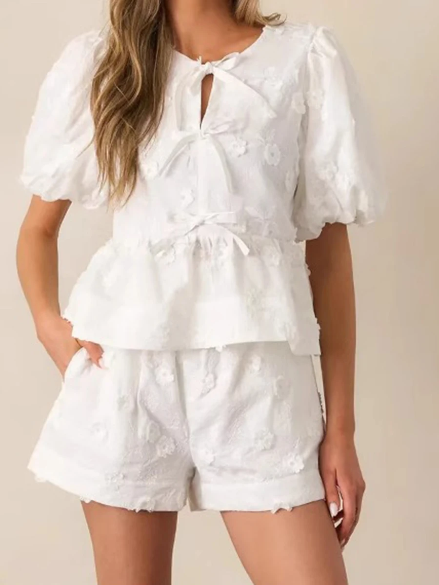 Flower Embroidery White Eer Suits For Women Summer Crew Neck Lace-up Short Sleeve Blouse Casual Fashion Sheer Shorts 2 Piece Set
Flower Embroidery White Eer Suits For Women Summer Crew Neck Lace-up Short Sleeve Blouse Casual Fashion Sheer Shorts 2 Piece Set
