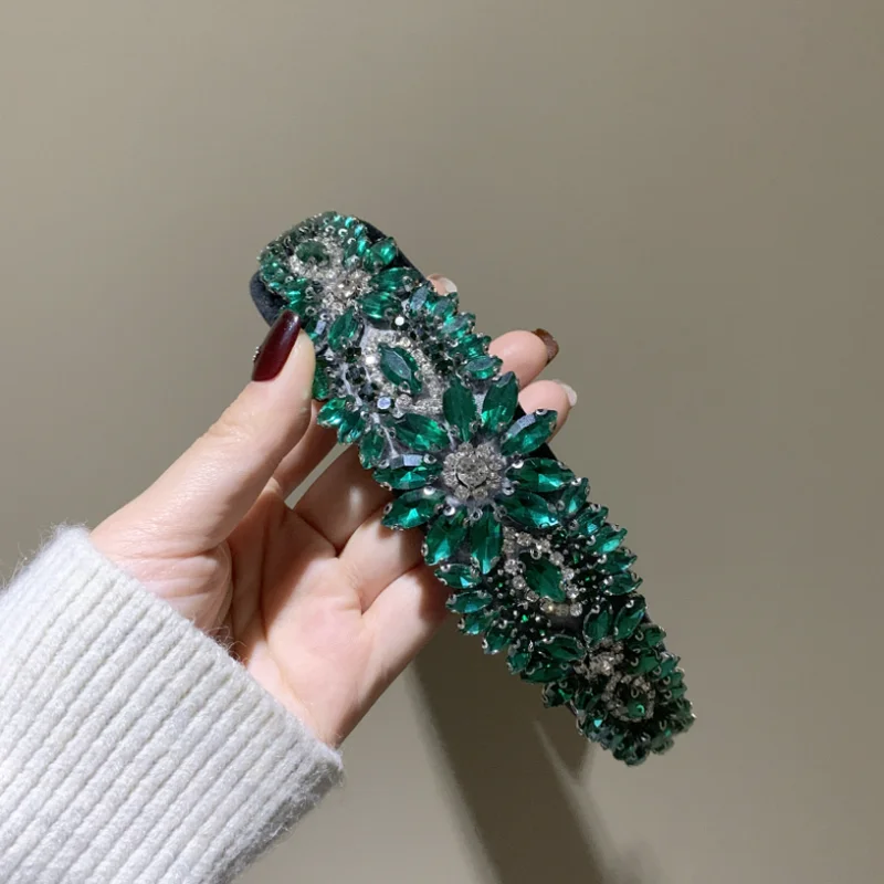 Exquisite Baroque Dark Green Crystal Rhinestone Velvet Headband Hair Accessories Women Banquet Party Hairband Hair Clip Hairpin
Exquisite Baroque Dark Green Crystal Rhinestone Velvet Headband Hair Accessories Women Banquet Party Hairband Hair Clip Hairpin