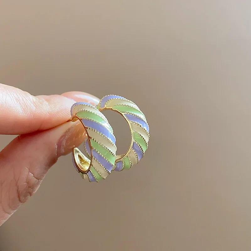 C Shape Metal Color Drop Oil Earrings European And American Style Personalized Fashion Stud Earrings Girls Wedding Accessories
C Shape Metal Color Drop Oil Earrings European And American Style Personalized Fashion Stud Earrings Girls Wedding Accessories