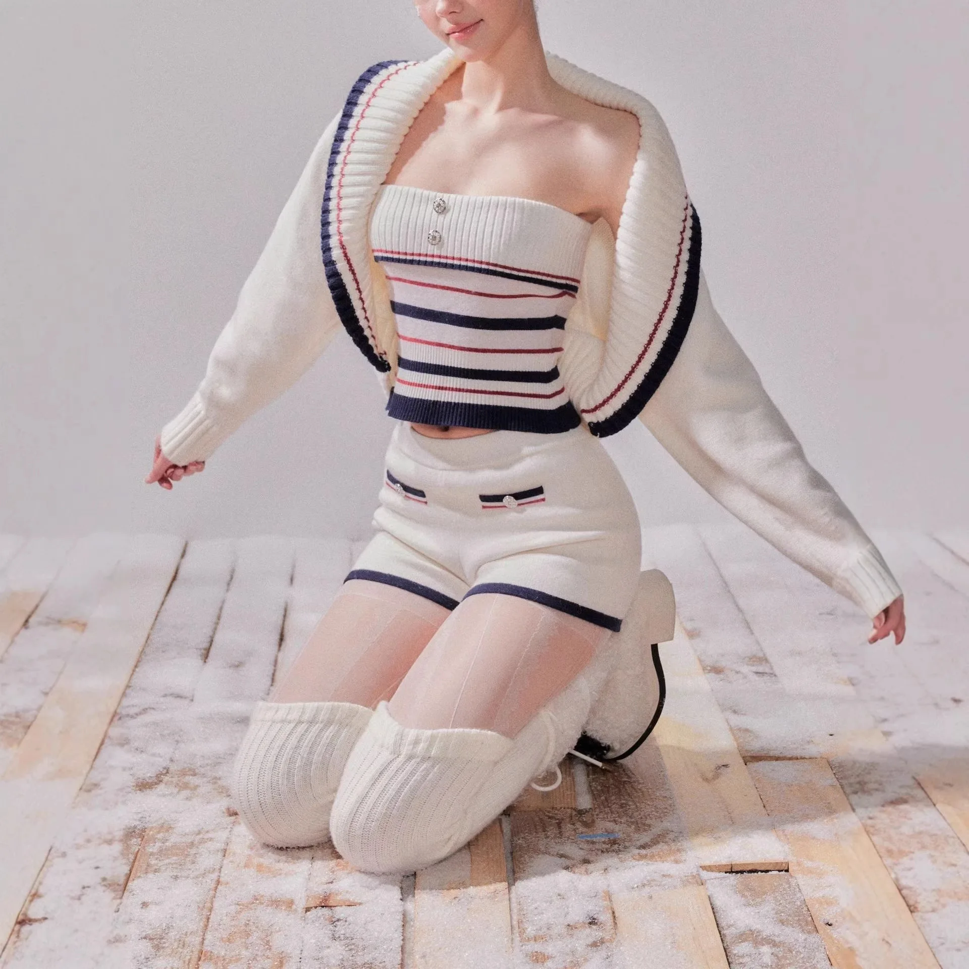 London Stroll Lazy Striped Knitted Open Cardigan Set Women's Large Collar Casual Sportswear Ensemble Spring Season Chinese Or...
London Stroll Lazy Striped Knitted Open Cardigan Set Women's Large Collar Casual Sportswear Ensemble Spring Season Chinese Or...