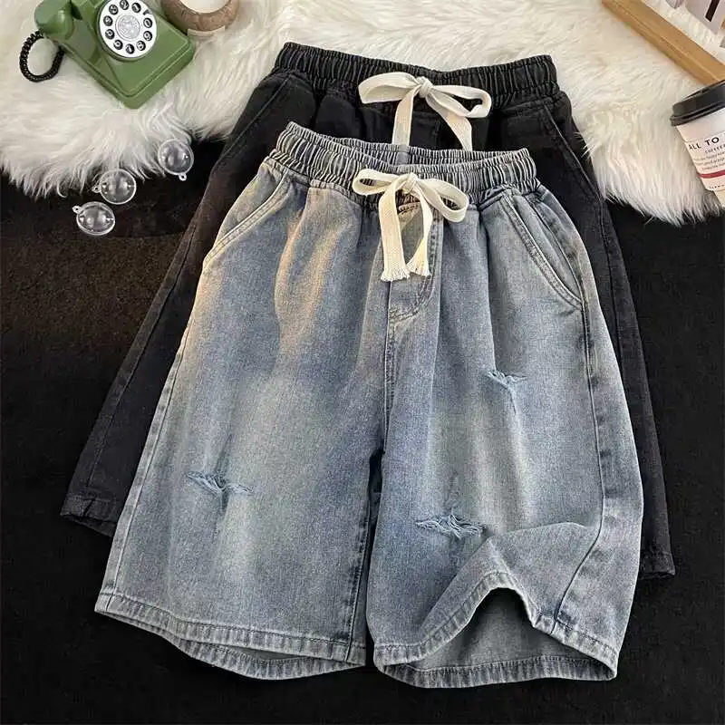 Summer Casual Loose Fit Denim Shorts for Men with Drawstring Tear Design Straight Leg Wide Waist Elastic mid Waist Five-Point
Summer Casual Loose Fit Denim Shorts for Men with Drawstring Tear Design Straight Leg Wide Waist Elastic mid Waist Five-Point
