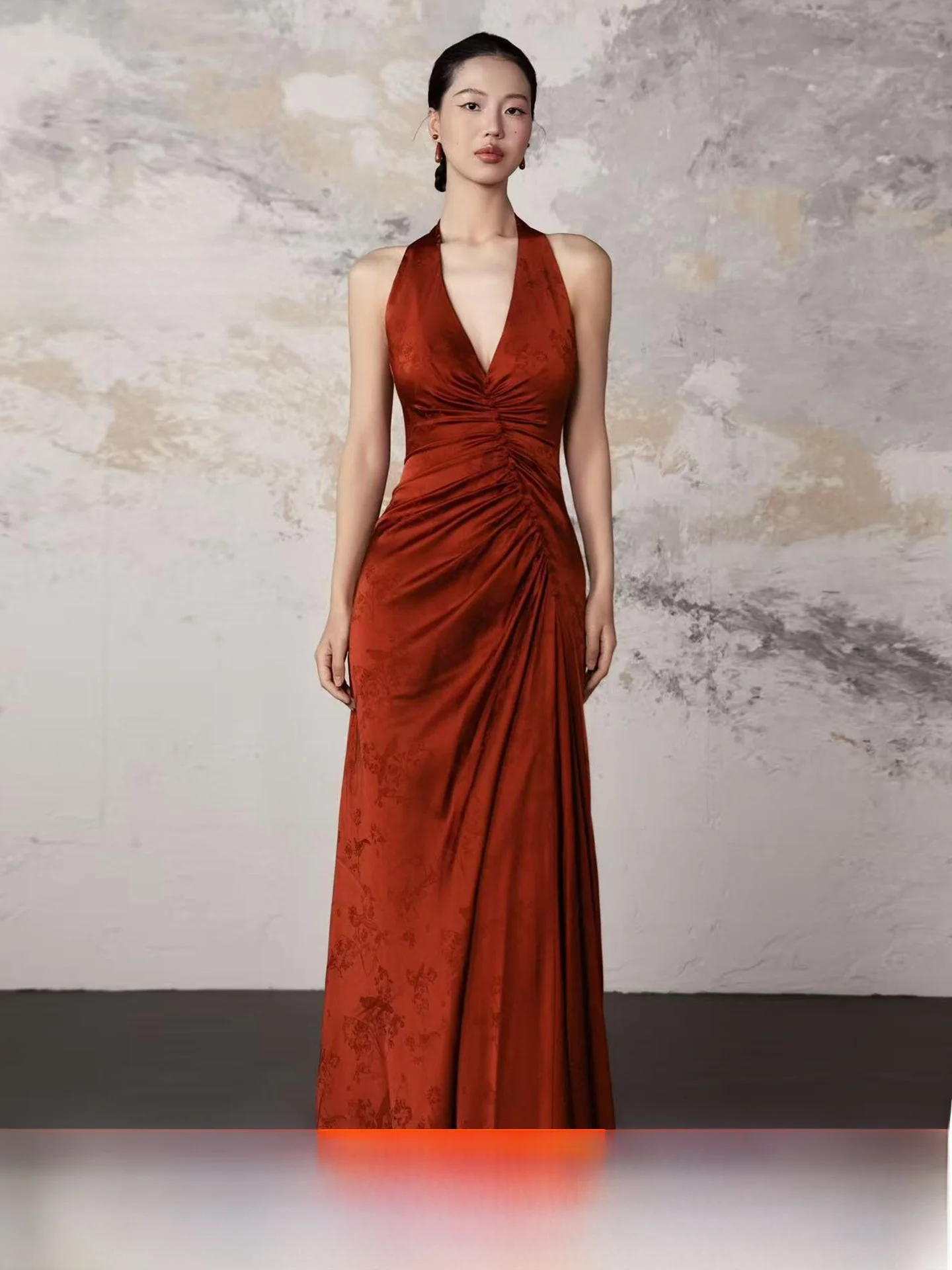 Engagement Wedding Dress Red Hanging Neck Chinese Style Slimming Welcome Guest Bridegroom Drinking Ceremony Women's Long Gown
Engagement Wedding Dress Red Hanging Neck Chinese Style Slimming Welcome Guest Bridegroom Drinking Ceremony Women's Long Gown