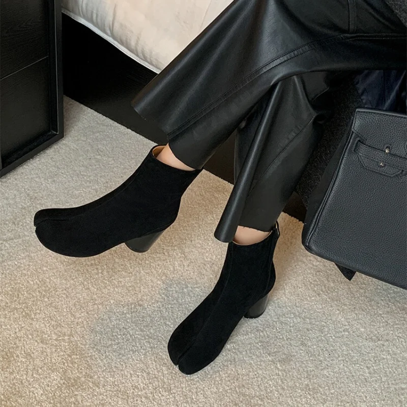 3-5CM Heel High Round Toe all Natural Leather Split Toe Short Boots Suede Fashionable Comfortable and Versatile
3-5CM Heel High Round Toe all Natural Leather Split Toe Short Boots Suede Fashionable Comfortable and Versatile