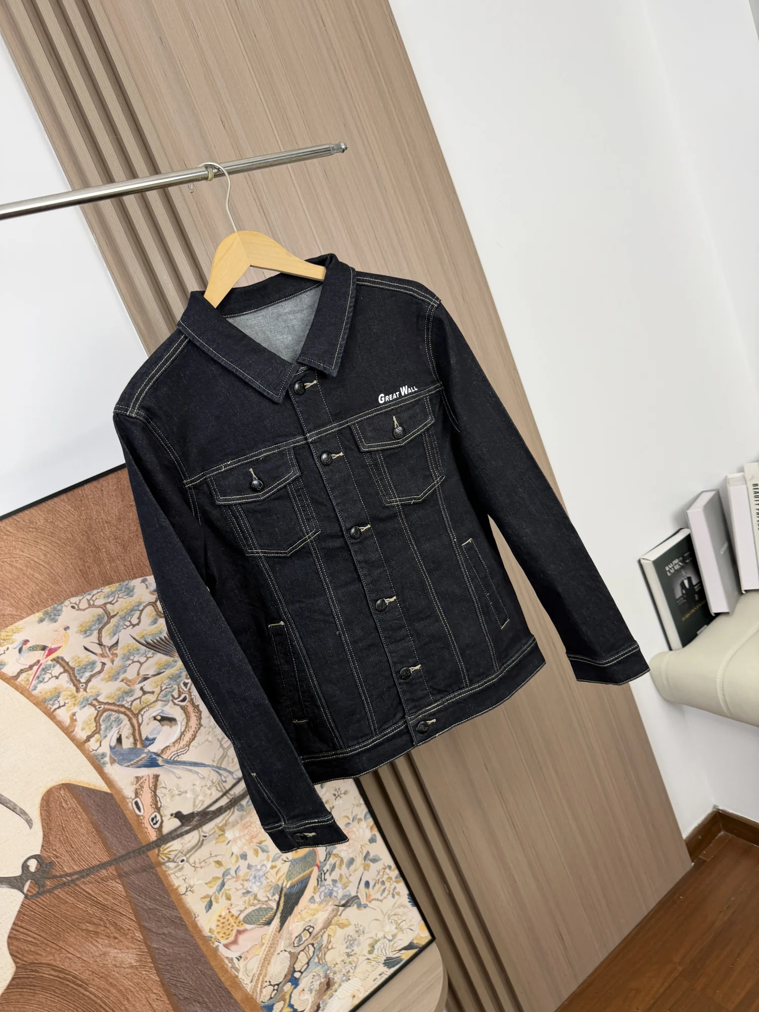 Casual Style Men's Denim Jacket Spring Season Breathable Fashion Urban Youth Long Sleeve Standard Fit Jacket with Flip Collar
Casual Style Men's Denim Jacket Spring Season Breathable Fashion Urban Youth Long Sleeve Standard Fit Jacket with Flip Collar
