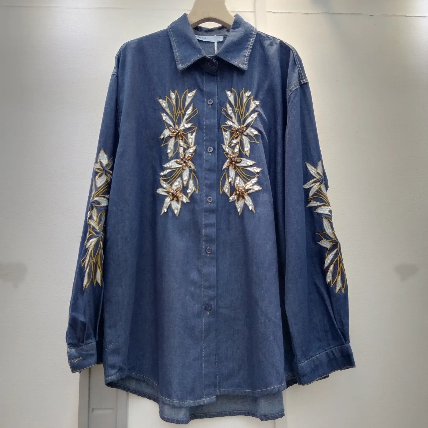 SuperAen European and American-style Design Single Breasted Lapel Collar Long-sleeved Fashion Casual Denim Shirt Jacket Tops
SuperAen European and American-style Design Single Breasted Lapel Collar Long-sleeved Fashion Casual Denim Shirt Jacket Tops