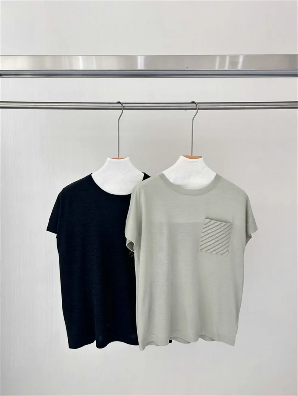 25 Summer New Round Neck Loose Pocket Bead Chain Sequins Silk Wool Short Sleeve Women's Top
25 Summer New Round Neck Loose Pocket Bead Chain Sequins Silk Wool Short Sleeve Women's Top