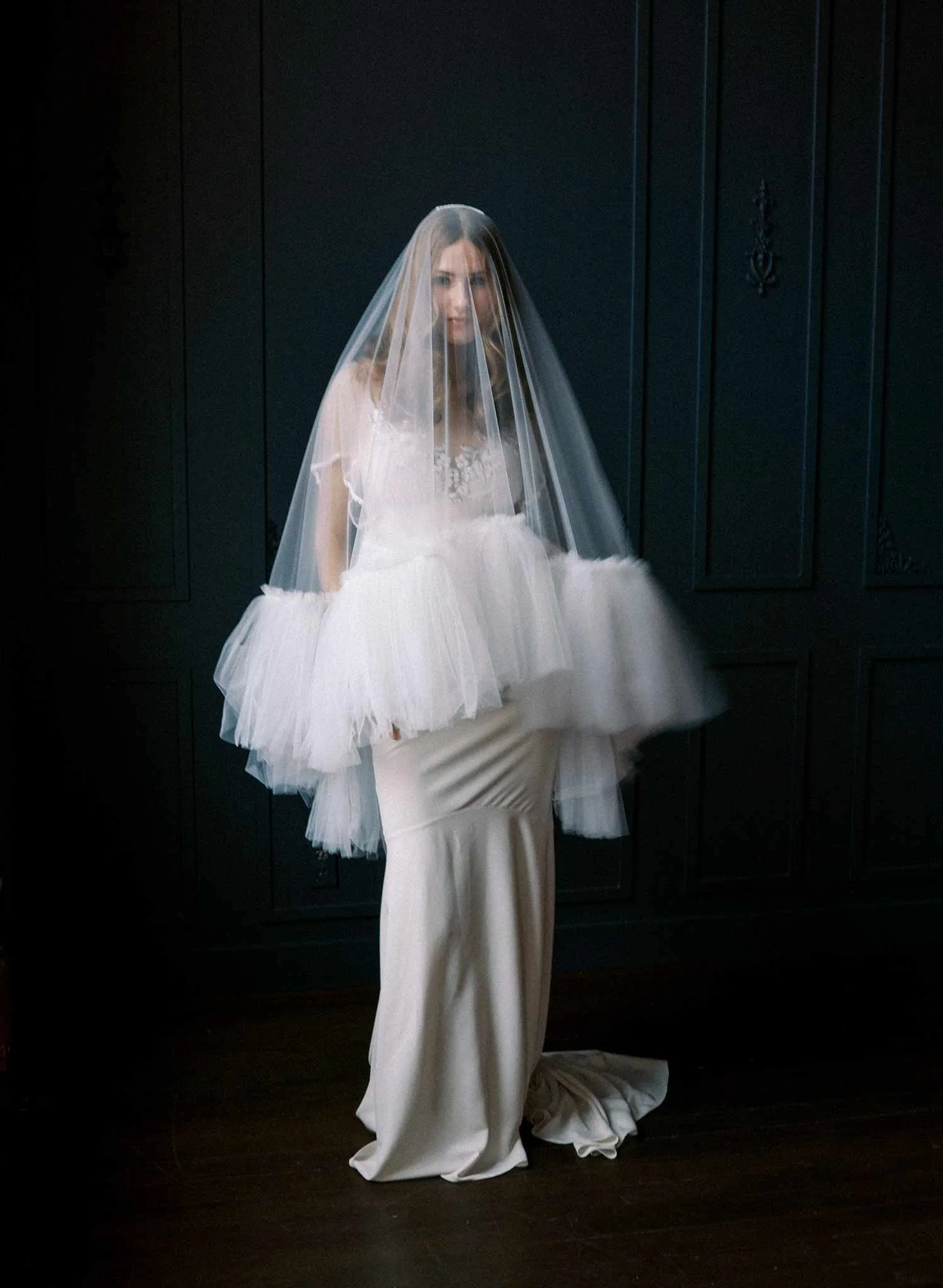 Classical Bride Cathedral Bridal Veils Tulle Edge 1 Layer With Comb Wedding Veil Wedding Accessories Customized Size
Classical Bride Cathedral Bridal Veils Tulle Edge 1 Layer With Comb Wedding Veil Wedding Accessories Customized Size