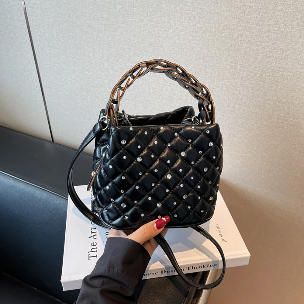 Summer Fashion Diamonds Thread Hand-Held Bucket Bag Women Solid Buckle Versatile Crossbody Bags Party Commute Shoulder Packs
Summer Fashion Diamonds Thread Hand-Held Bucket Bag Women Solid Buckle Versatile Crossbody Bags Party Commute Shoulder Packs