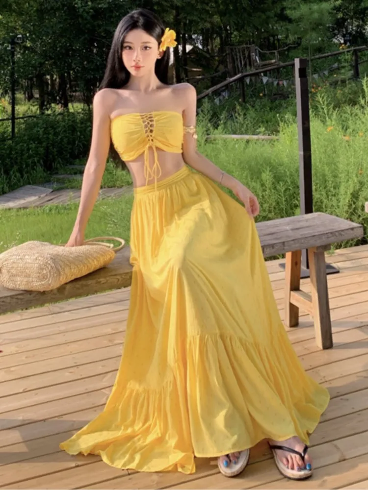 2025 New Seaside Holiday Style 2-piece Beach Dress Sexy Pleated Tube Top + Swing Skirt Two-piece Set
2025 New Seaside Holiday Style 2-piece Beach Dress Sexy Pleated Tube Top + Swing Skirt Two-piece Set