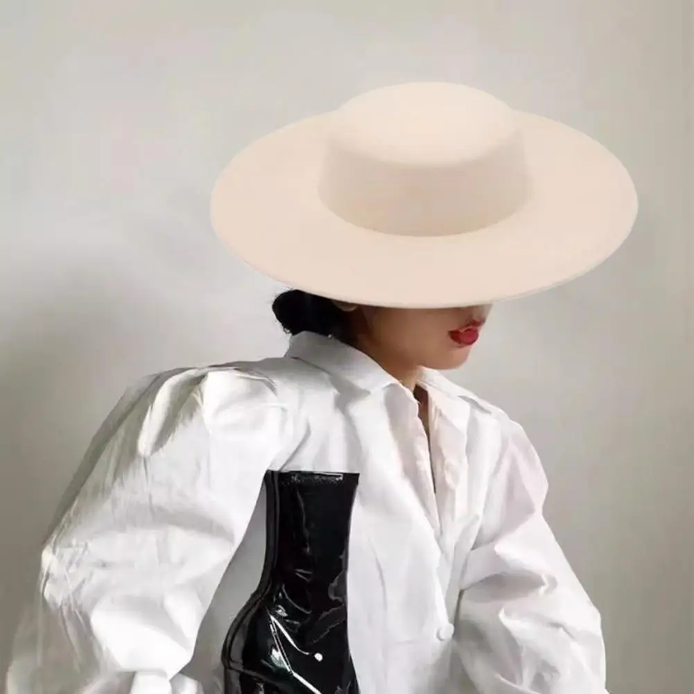 Women Hat Stylish Retro Wide Brim Fedora Hat for Women Elegant Derby Wedding Jazz Hat Fashionable Prom Party Felt for Commuting
Women Hat Stylish Retro Wide Brim Fedora Hat for Women Elegant Derby Wedding Jazz Hat Fashionable Prom Party Felt for Commuting