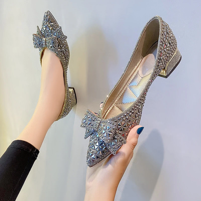 2023 New Style Shallow Mouth Full Rhinestone Elegant Versatile Soft Comfortable Chunky Heel Pointed Toe Rhinestone Bowknot Singl
2023 New Style Shallow Mouth Full Rhinestone Elegant Versatile Soft Comfortable Chunky Heel Pointed Toe Rhinestone Bowknot Singl