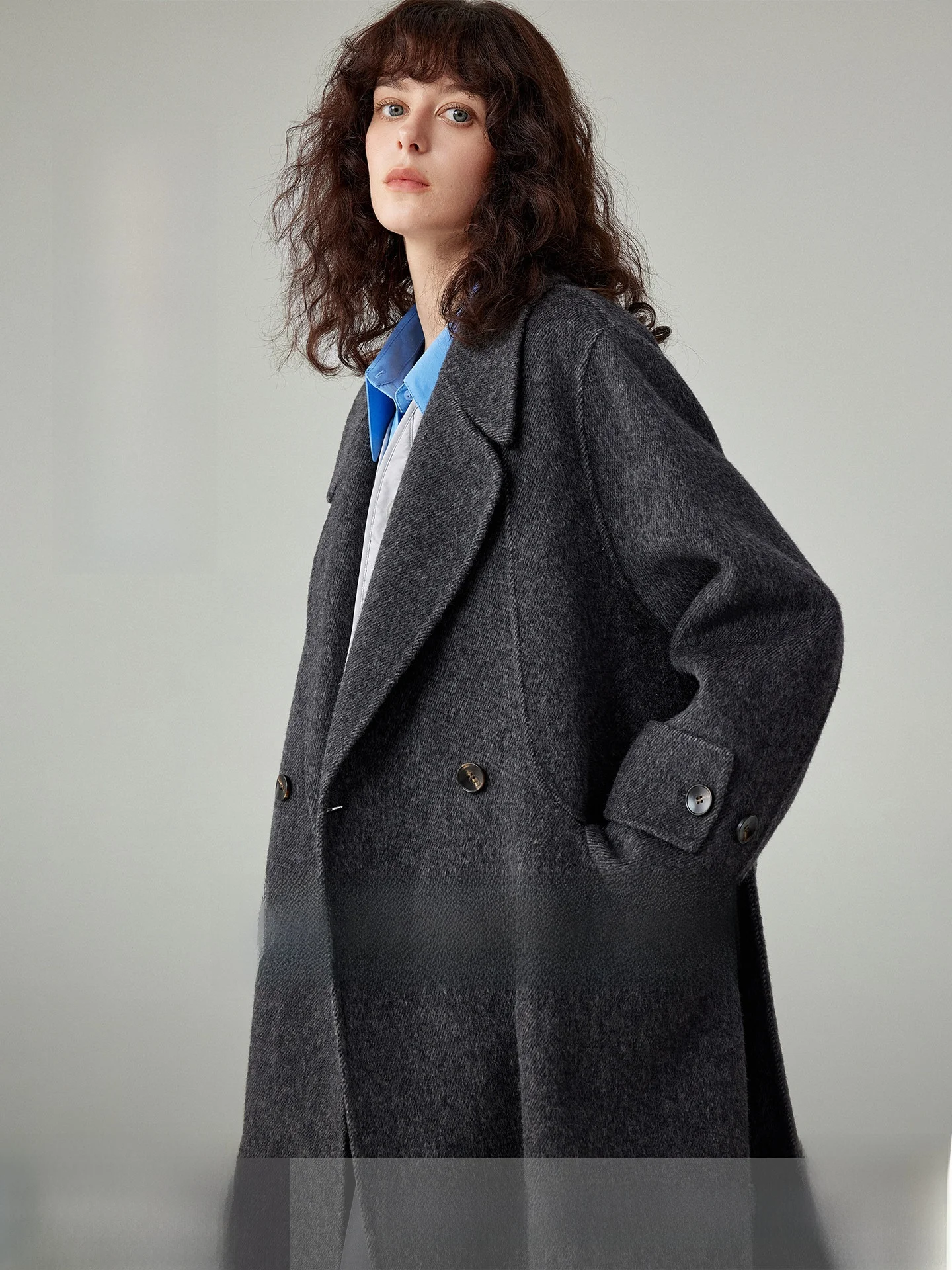 Двустороннее шерстяное пальто для женщин от Ya Ke Home, 100% чистая шерсть, зимняя верхняя одежда, прямой крой, длинный рукав
Двустороннее шерстяное пальто для женщин от Ya Ke Home, 100% чистая шерсть, зимняя верхняя одежда, прямой крой, длинный рукав