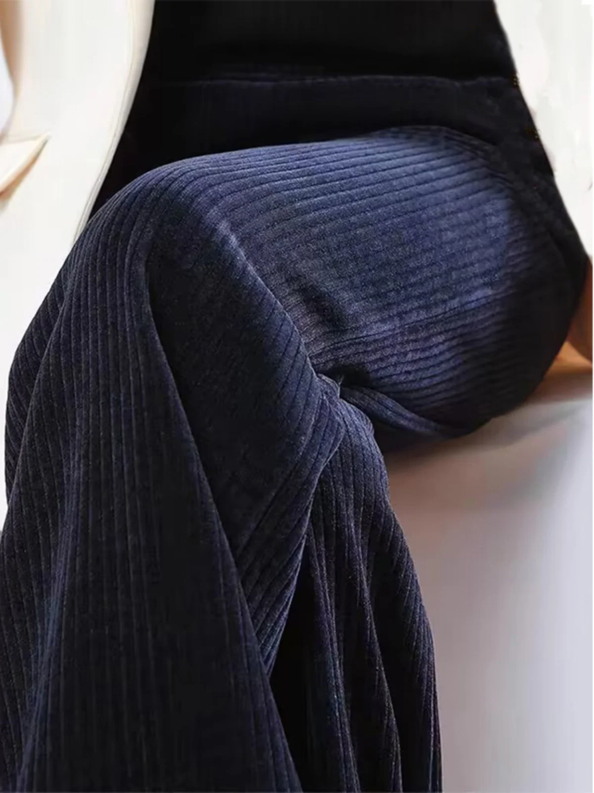 Вельветовые широкие брюки, женские свободные эластичные брюки с высокой талией, прямые винтажные повседневные длинные брюки в полоску для поездок на работу, на подкладке
Вельветовые широкие брюки, женские свободные эластичные брюки с высокой талией, прямые винтажные повседневные длинные брюки в полоску для поездок на работу, на подкладке