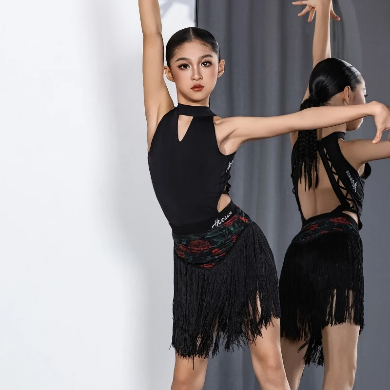2025 Latin Dance Performance Costumes For Girls Sleeveless Tops Tassel Skirt Practice Set Kids Chacha Rumba Latin Dress DQS20445
2025 Latin Dance Performance Costumes For Girls Sleeveless Tops Tassel Skirt Practice Set Kids Chacha Rumba Latin Dress DQS20445