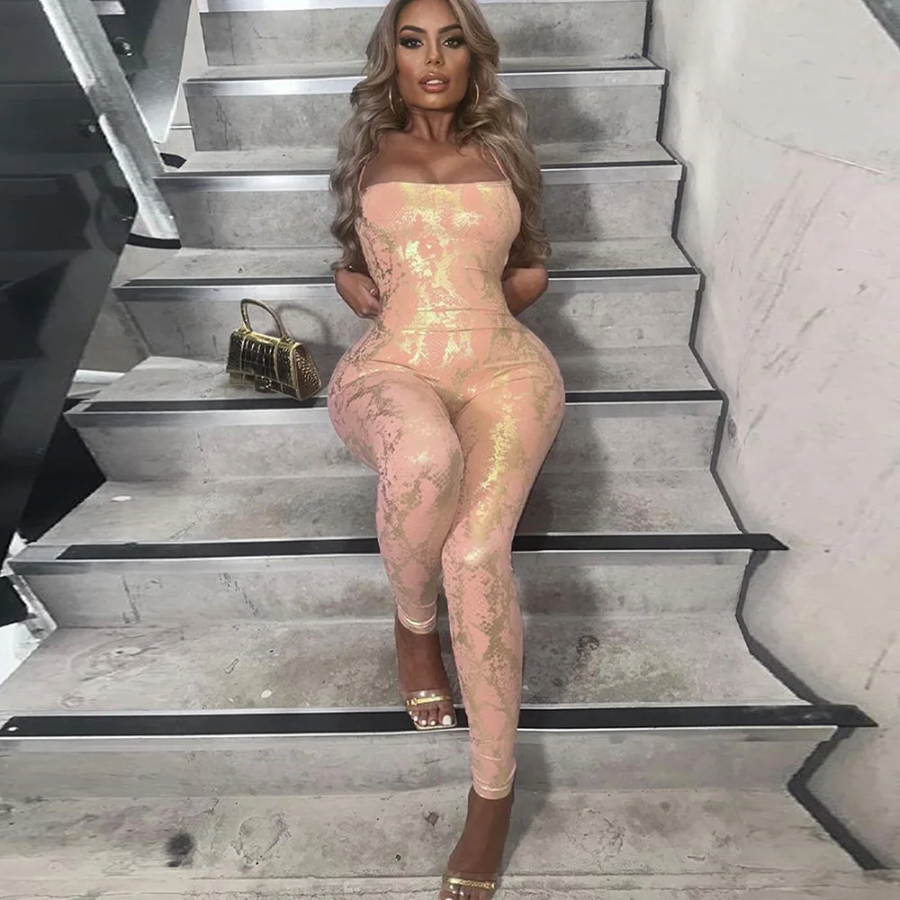 European And American Autumn And Winter Women's Sleeveless Backless Sexy Spicy Girl Style Tie With Metallic Luster Jumpsuit
European And American Autumn And Winter Women's Sleeveless Backless Sexy Spicy Girl Style Tie With Metallic Luster Jumpsuit