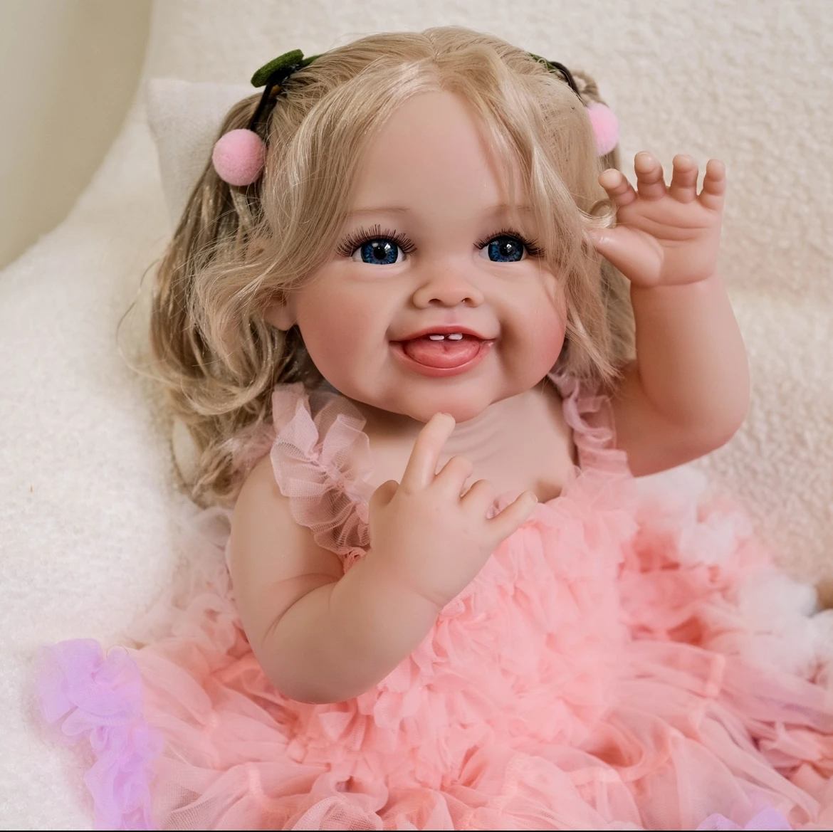22-дюймовая кукла Devi Blonde Princess Reborn — ультра-мягкое тело, нежная кожа и сверкающие глаза | Очаровательный подарок для девочек 
22-дюймовая кукла Devi Blonde Princess Reborn — ультра-мягкое тело, нежная кожа и сверкающие глаза | Очаровательный подарок для девочек