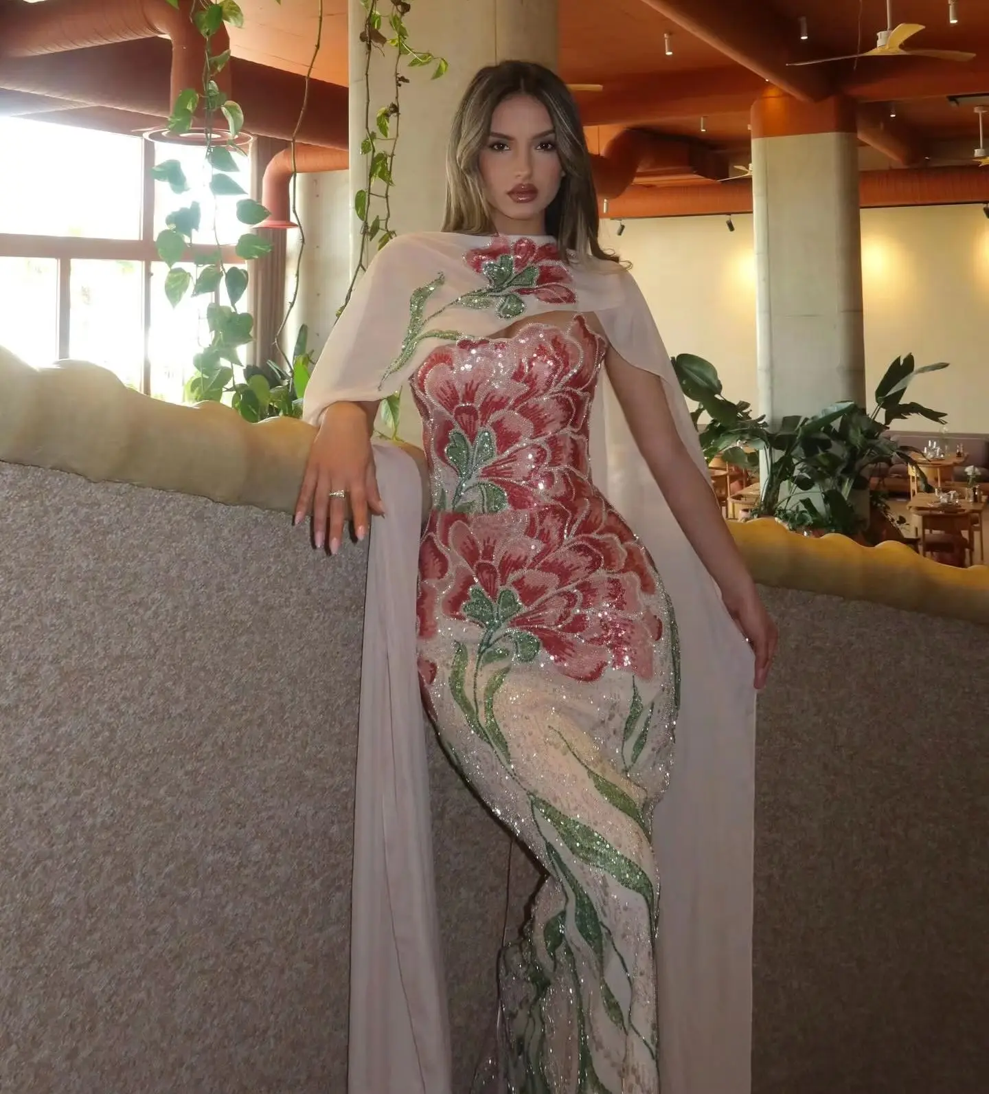 Ofherown Luxury Champagne Strapless Evening Dress Prom Gown Floral Beaded Mermaid Formal Party Dress With Matching Cape
Ofherown Luxury Champagne Strapless Evening Dress Prom Gown Floral Beaded Mermaid Formal Party Dress With Matching Cape