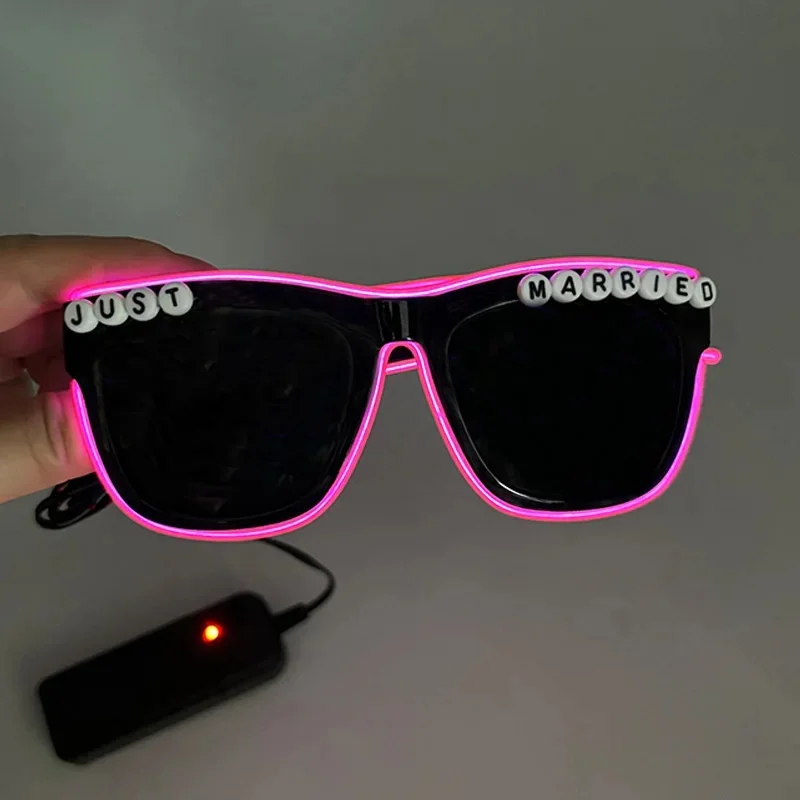 Glowing Glasses Sunglasses for Newlyweds Bridal Celebration LED Light Up Just Married Eyeglasses Wedding Party Gift Eyewear
Glowing Glasses Sunglasses for Newlyweds Bridal Celebration LED Light Up Just Married Eyeglasses Wedding Party Gift Eyewear