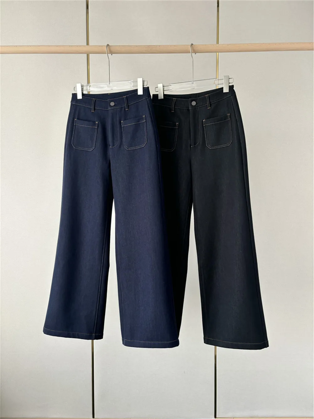 Winter New Women's Jeans High Waist Loose Straight Trousers Female Padded Warm Wide Leg Pants
Winter New Women's Jeans High Waist Loose Straight Trousers Female Padded Warm Wide Leg Pants