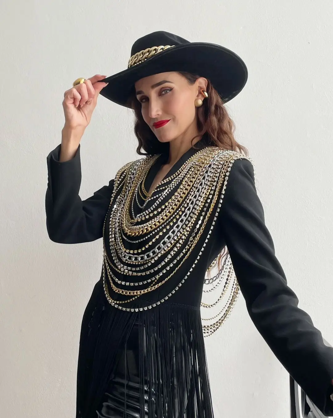 Fashion Metal Rhinestone Tassel Chain Tank Top For Women Summer Sexy Backless Halter Neck Hollow Out Camisole Party Crop Top
Fashion Metal Rhinestone Tassel Chain Tank Top For Women Summer Sexy Backless Halter Neck Hollow Out Camisole Party Crop Top