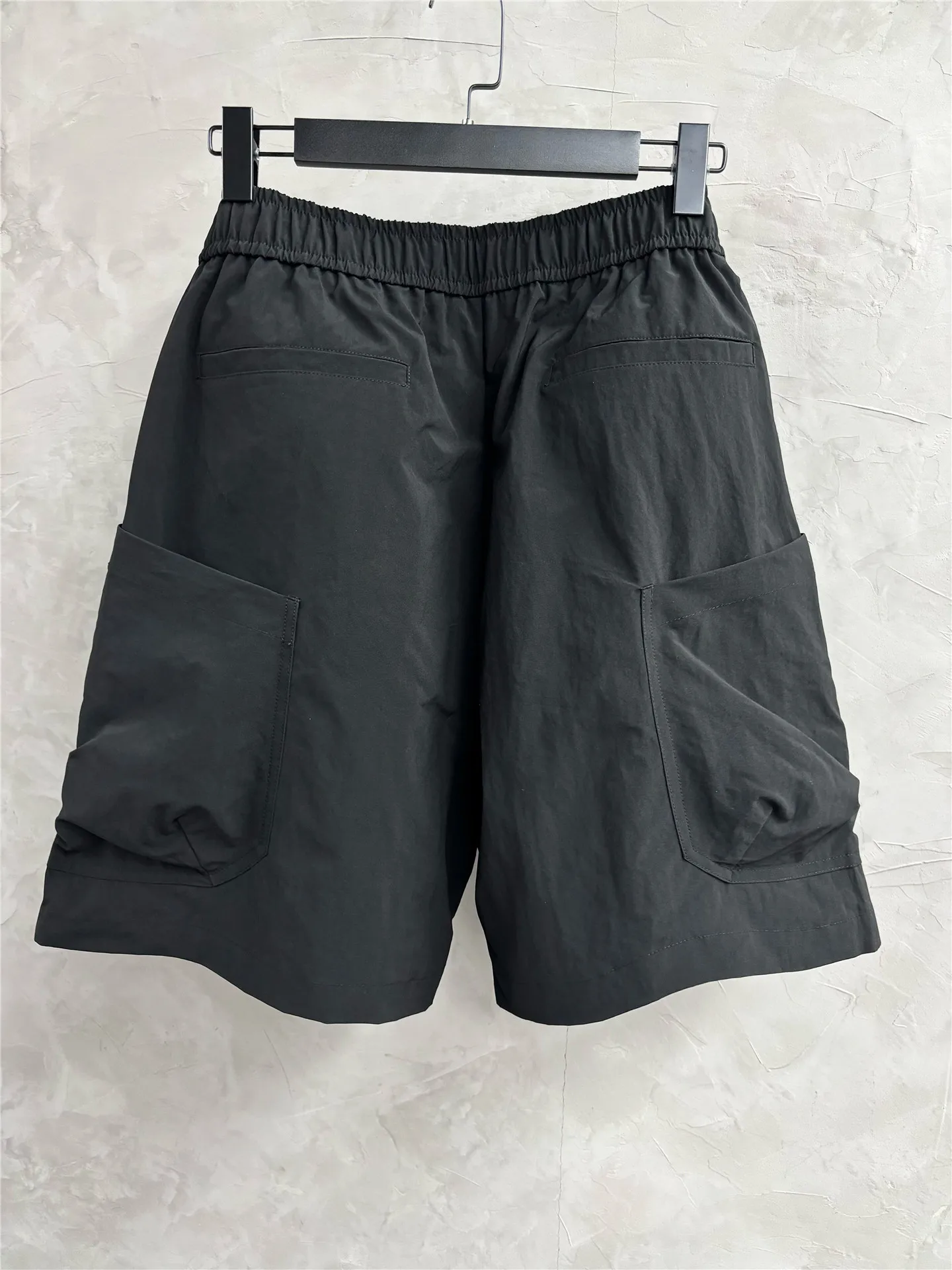 Design Sense Summer Stand Cut Multi-Pocket Loose Cargo Shorts Trendy Wild Bermuda Fifth Pants Men
Design Sense Summer Stand Cut Multi-Pocket Loose Cargo Shorts Trendy Wild Bermuda Fifth Pants Men