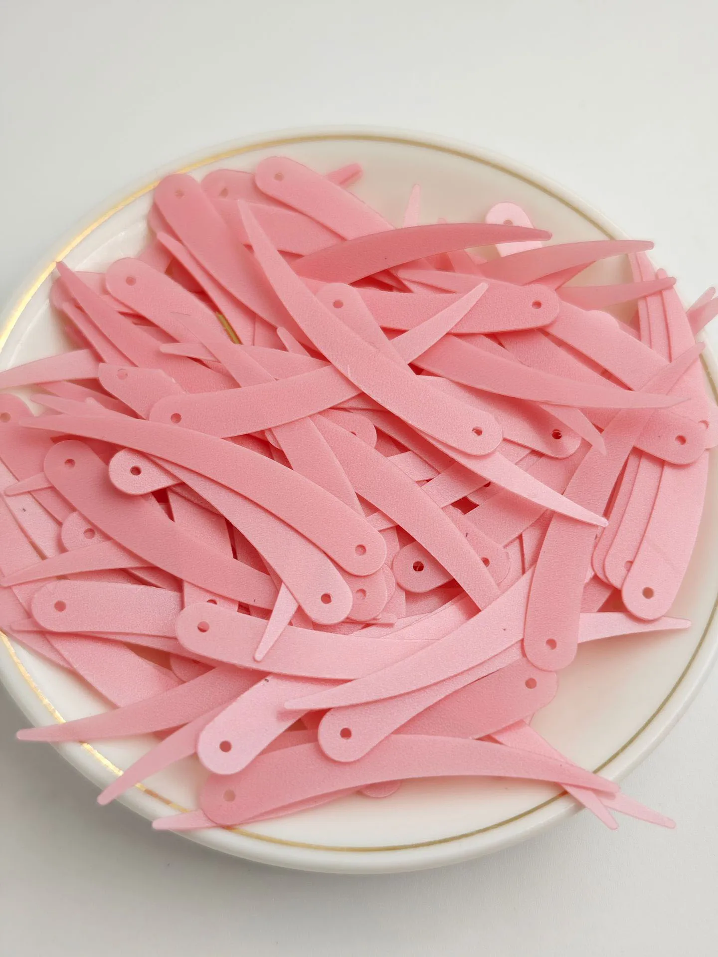 500g PET Flat Paillette Clothes Decoration Decorative Sequins 6x43mm Matte Color Chilli Ivory Shape Sequins
500g PET Flat Paillette Clothes Decoration Decorative Sequins 6x43mm Matte Color Chilli Ivory Shape Sequins