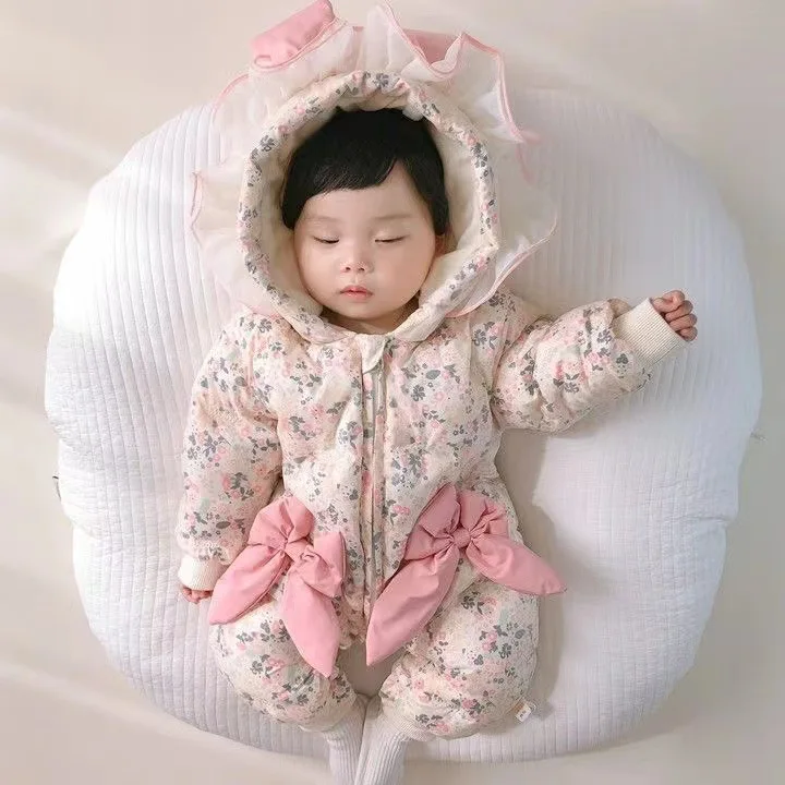 Newborn Baby Autumn and Winter Clothes Girls Baby Thick Jumpsuit Velvet Cotton Winter Warm Outerwear Romper
Newborn Baby Autumn and Winter Clothes Girls Baby Thick Jumpsuit Velvet Cotton Winter Warm Outerwear Romper